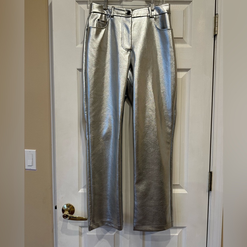 7 For All Mankind Silver Metallic Faux Leather Straight Leg Pants Size Medium - Picture 2 of 9